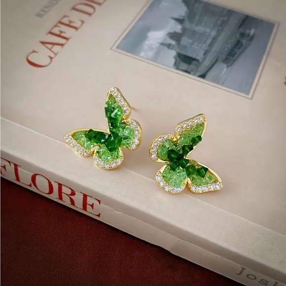 Green Gradient Synthetic Crystal Butterfly Stud Earrings - Picture 3 of 5